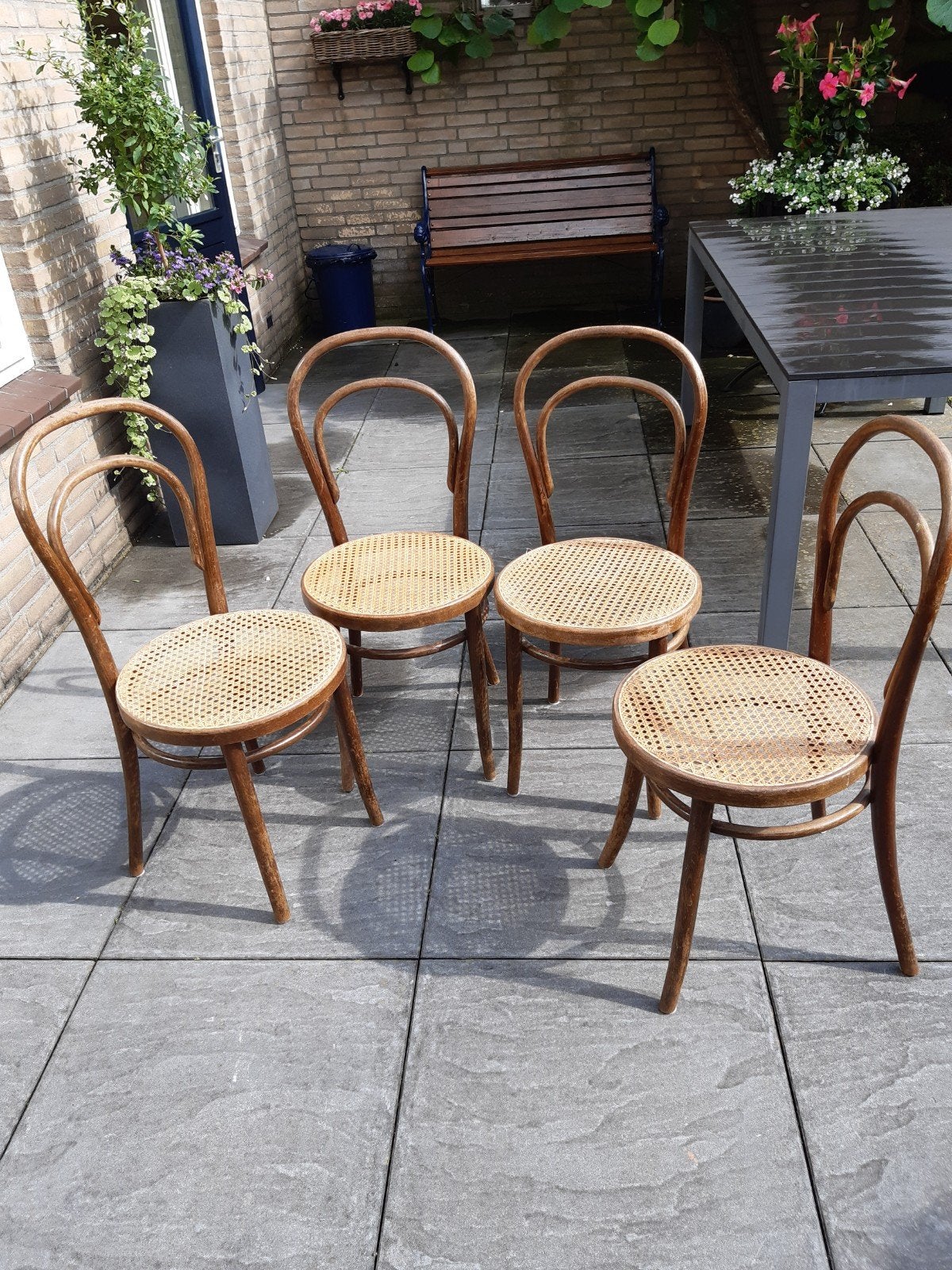 Thonet look houten vintage stoelen met rotan, Antiek en Kunst, Antiek | Meubels | Stoelen en Banken, Ophalen