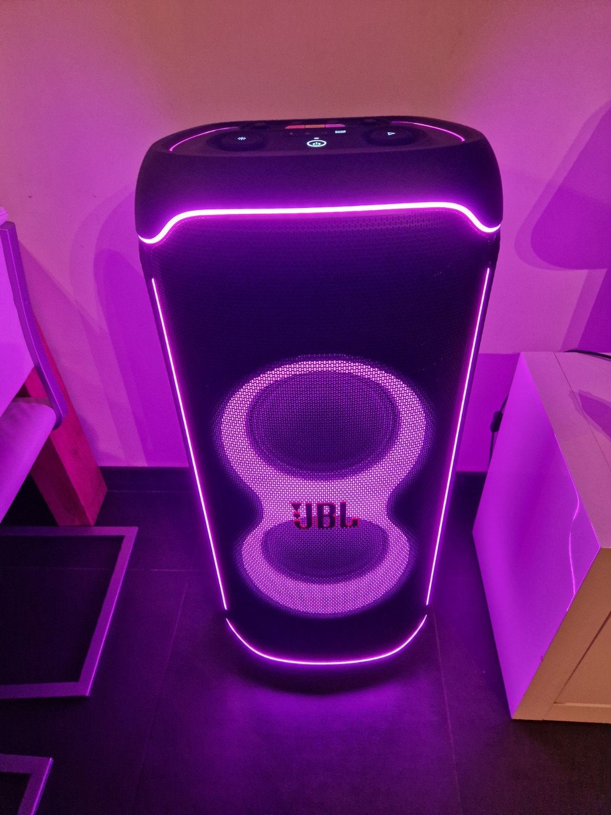 ~ TE HUUR ~ JBL partybox ultimate GROOTSTE jbl + microfoons!, Ophalen of Verzenden