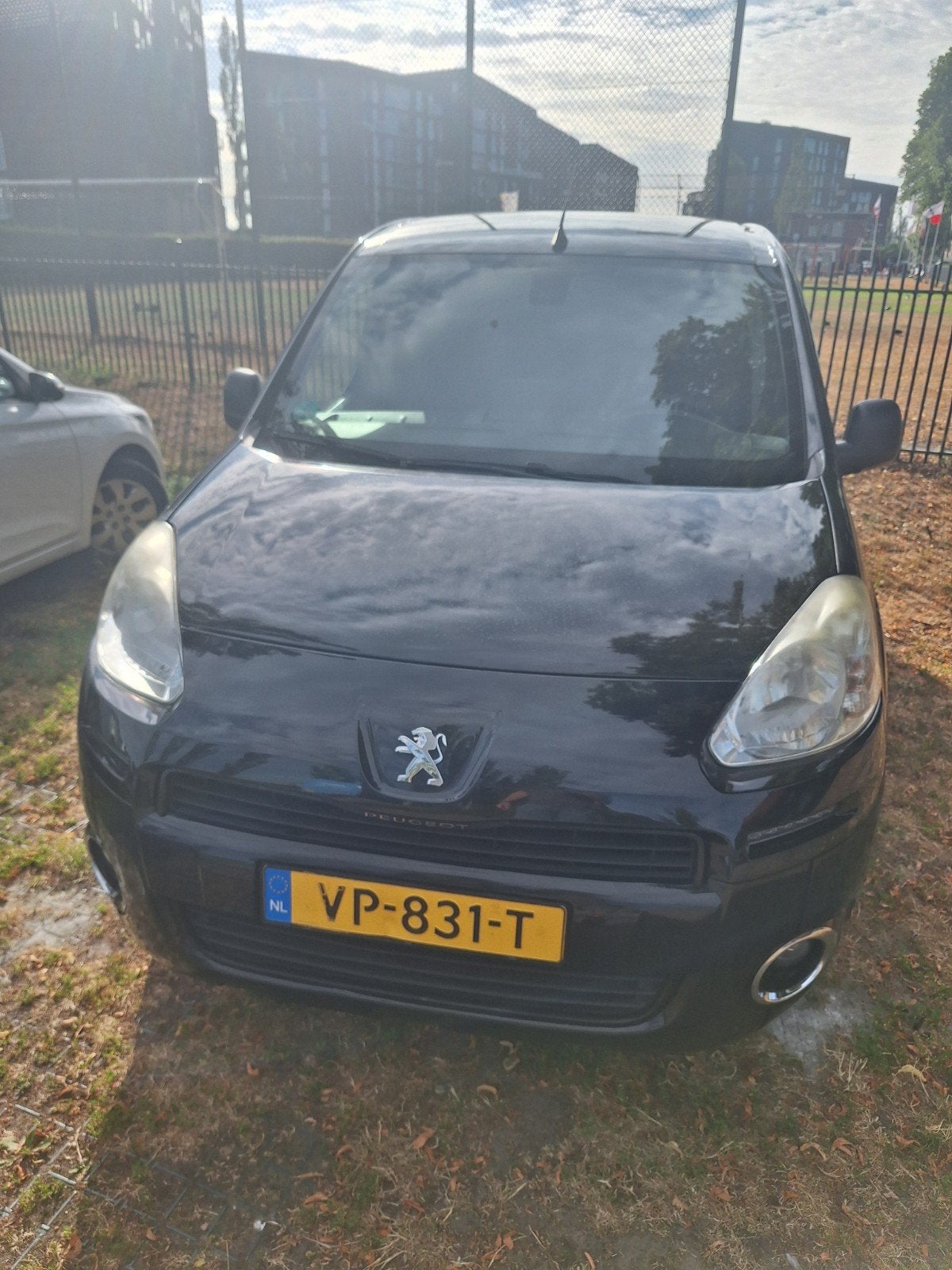 Peugeot Partner 1.6 HDI 66KW 2015, Auto's, Automaat, 4 cilinders, Zwart, Origineel Nederlands