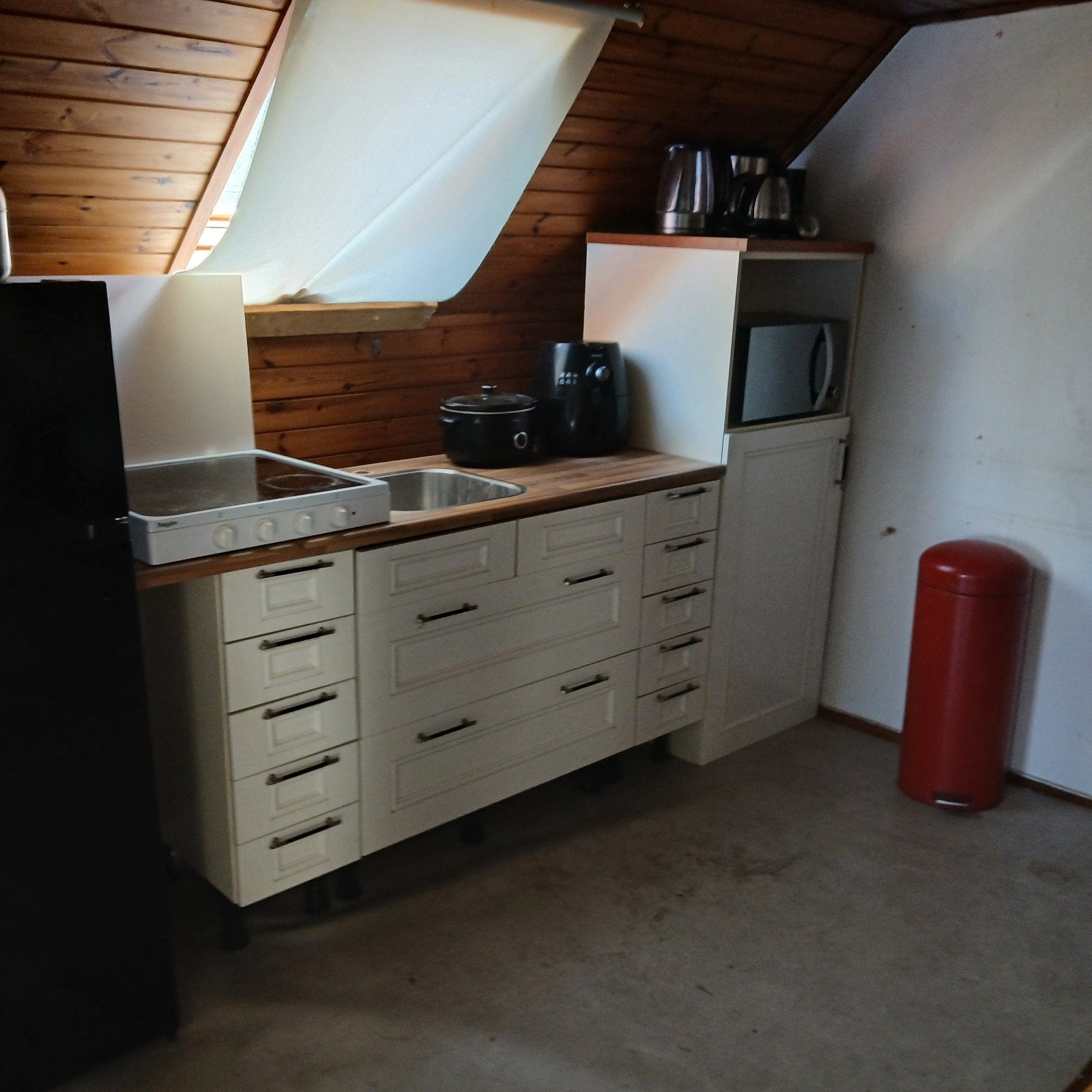 Keukenblok met halfhoge kast en apparatuur, Ophalen, Gebruikt, Wit, Enkelwandige keuken