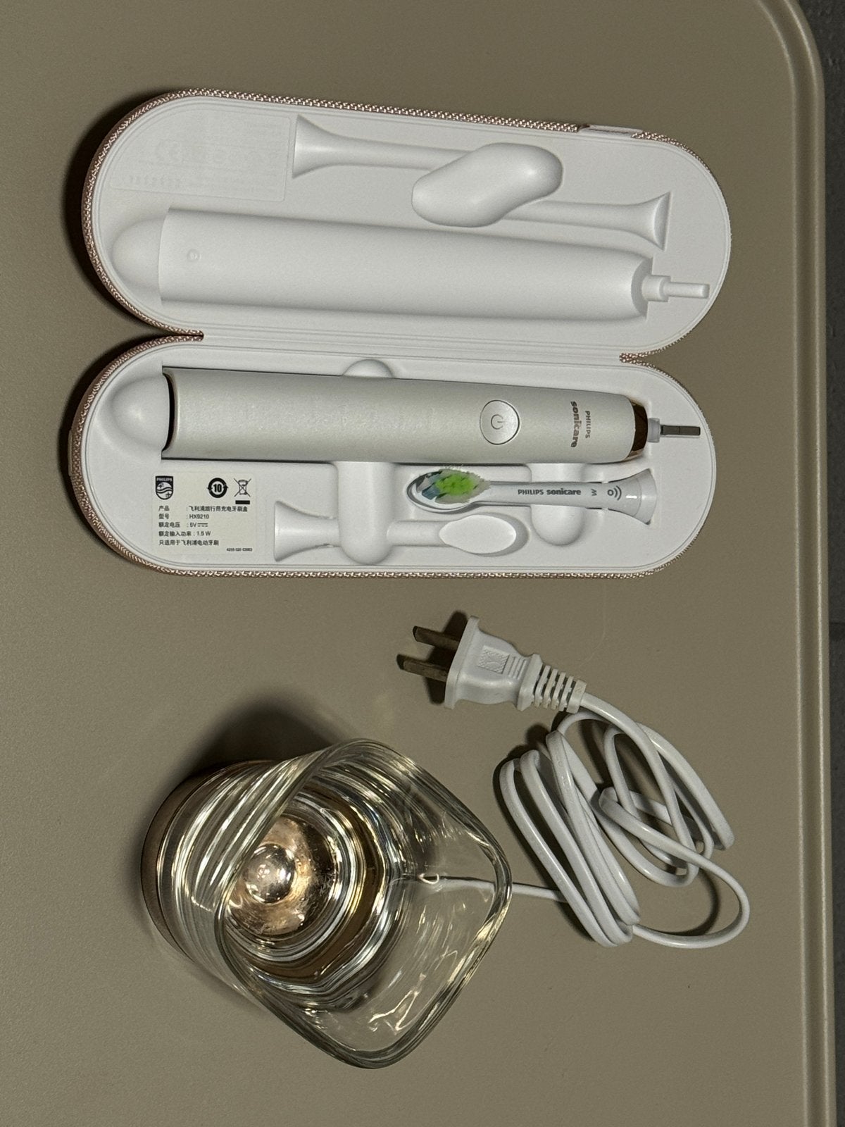 Philips Sonicare elektrische tandenborstel met reisetui, Ophalen, Zo goed als nieuw, Mondverzorging