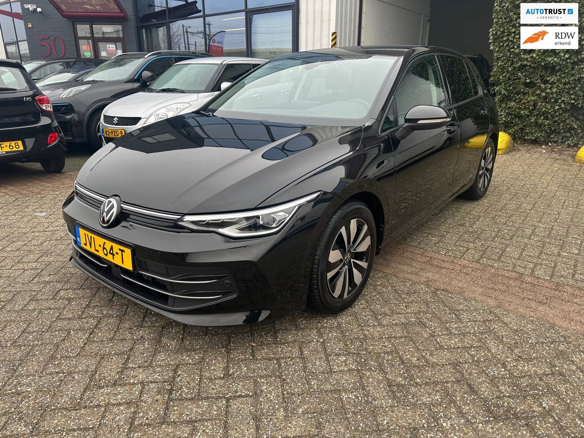 Volkswagen GOLF 1.5 eTSI Life Edition,LED,Camera,App Connect, 4 cilinders, 150 pk, Zwart, Bedrijf