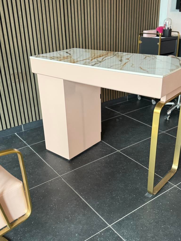 Nageltafel Roze/Goud met Marmeren Blad + Inbouw Stopcontact, Ophalen