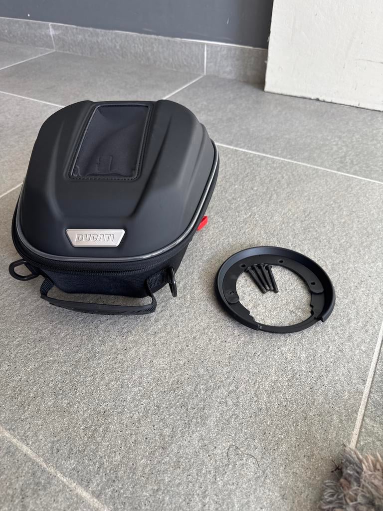 Ducati pocket Tanktas - Zo goed als nieuw, Motoren, Ophalen of Verzenden, Zo goed als nieuw