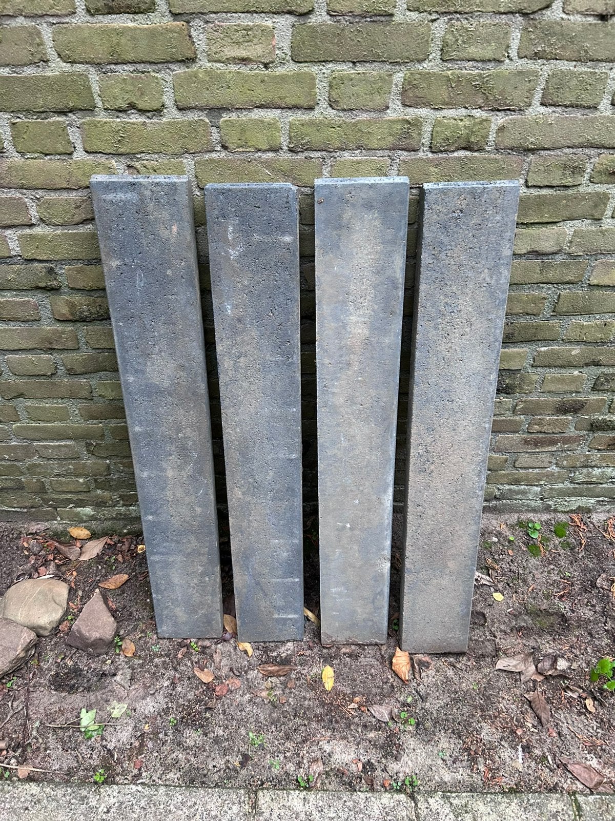 Gratis - 4 opsluitbanden - 100 x 15 x 5 cm, Tuin en Terras, Ophalen of Verzenden, Gebruikt, Beton, Overige typen