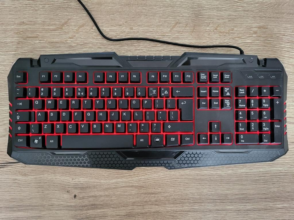 Gaming toetsenbord met drie verschillende kleuren, Computers en Software, Toetsenborden, Ophalen, Gaming toetsenbord, Zo goed als nieuw