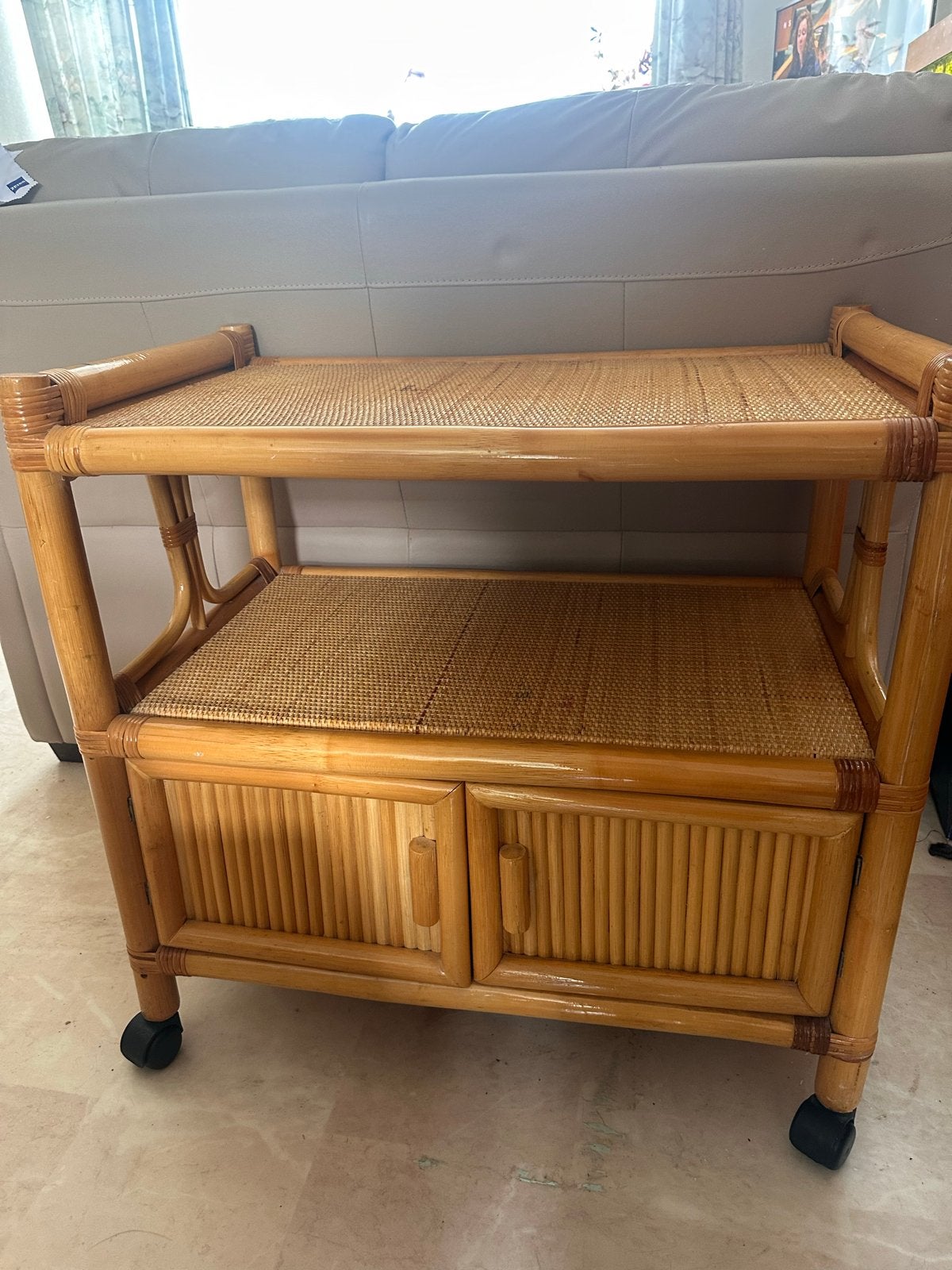 Vintage rotan Verrijdbaar bar kastje met opbergruimte, Ophalen, Gebruikt