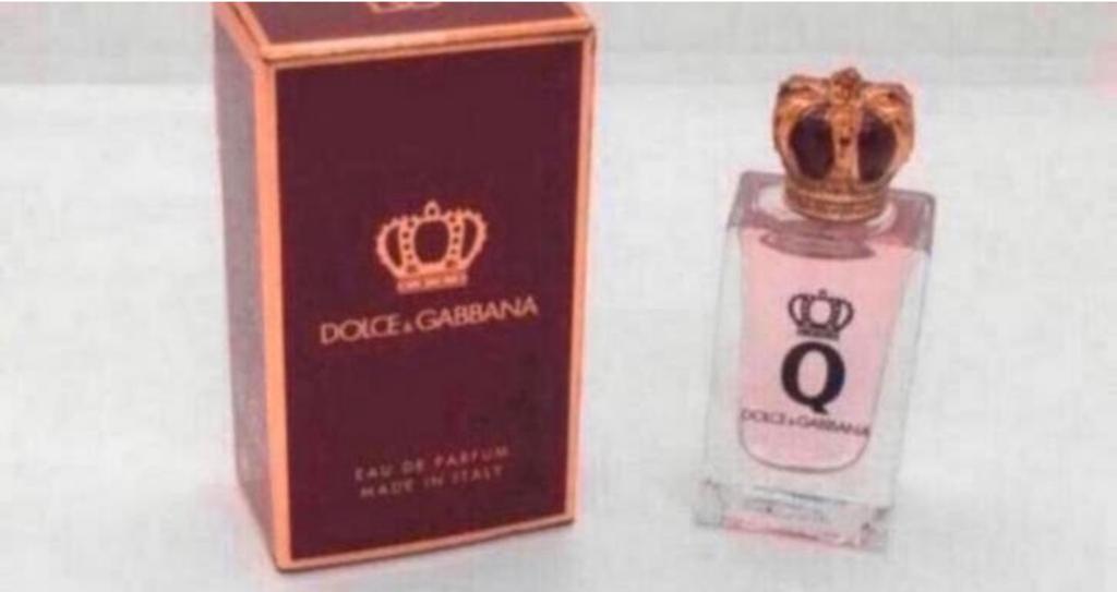 Miniatuur Q queen Dolce Gabbana 5 ml eau de parfum Italy, Verzamelen, Parfumverzamelingen, Ophalen of Verzenden, Nieuw, Miniatuur
