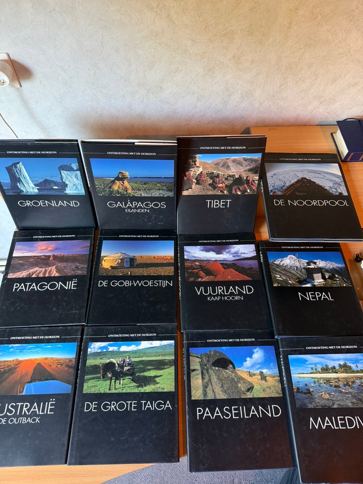 12 x reisgids en fotoboek ontmoeting met de horizon, Ophalen of Verzenden, Zo goed als nieuw