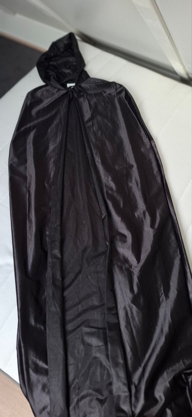 Zwarte cape met capuchon - Halloween/Carnaval, Ophalen of Verzenden, Nieuw, Halloween, Kleding