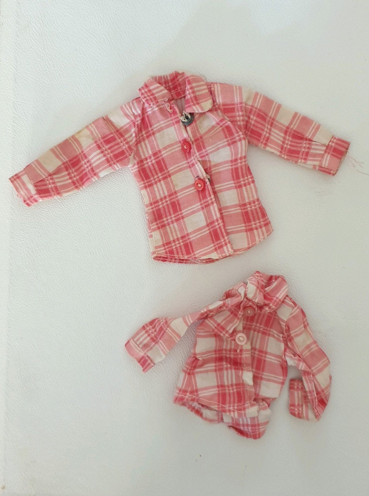 (Barbie) Sindy blouses check shirt 1975, Verzamelen, Ophalen of Verzenden, Kleertjes