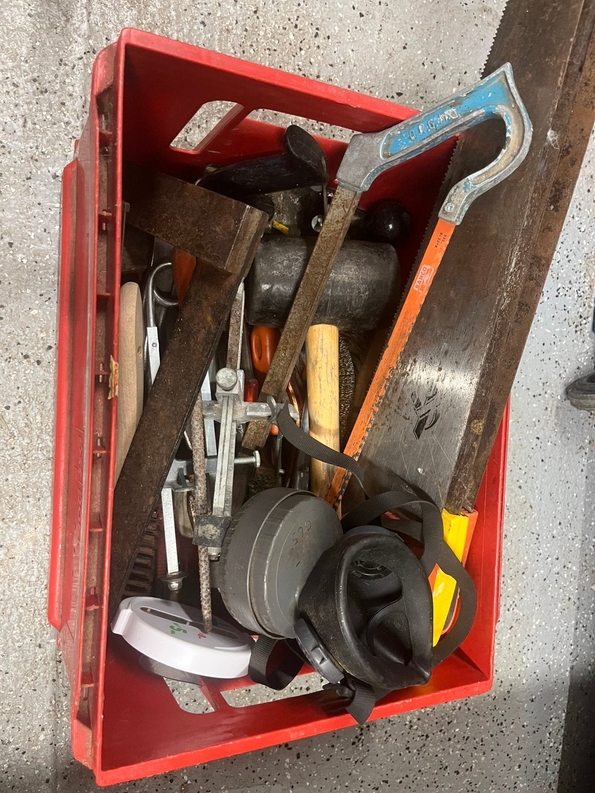 2 baken handgereedschap, Ophalen, Zo goed als nieuw