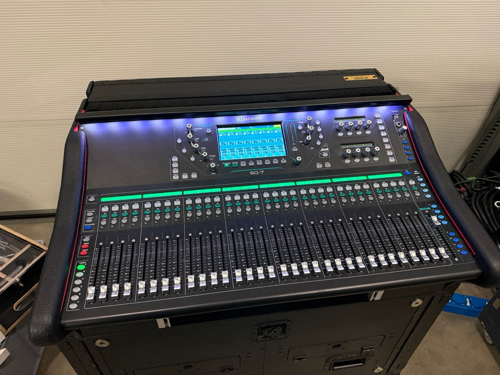 Allen & Heath sq7 inclusief extra’s, Ophalen of Verzenden, Zo goed als nieuw, 20 kanalen of meer, Microfooningang
