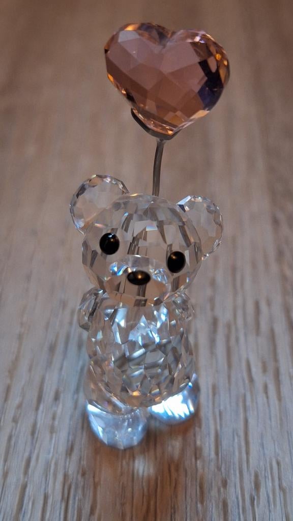 Nieuw schattig Swarovski kristallen beertje met hart, Verzamelen, Swarovski, Ophalen of Verzenden, Nieuw, Figuurtje