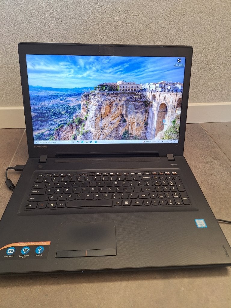 Lenovo laptop 17 inch Ideapad 300, Intel i5, Windows 10, tas, Computers en Software, Gebruikt, 2 tot 3 Ghz, Qwerty, SSD
