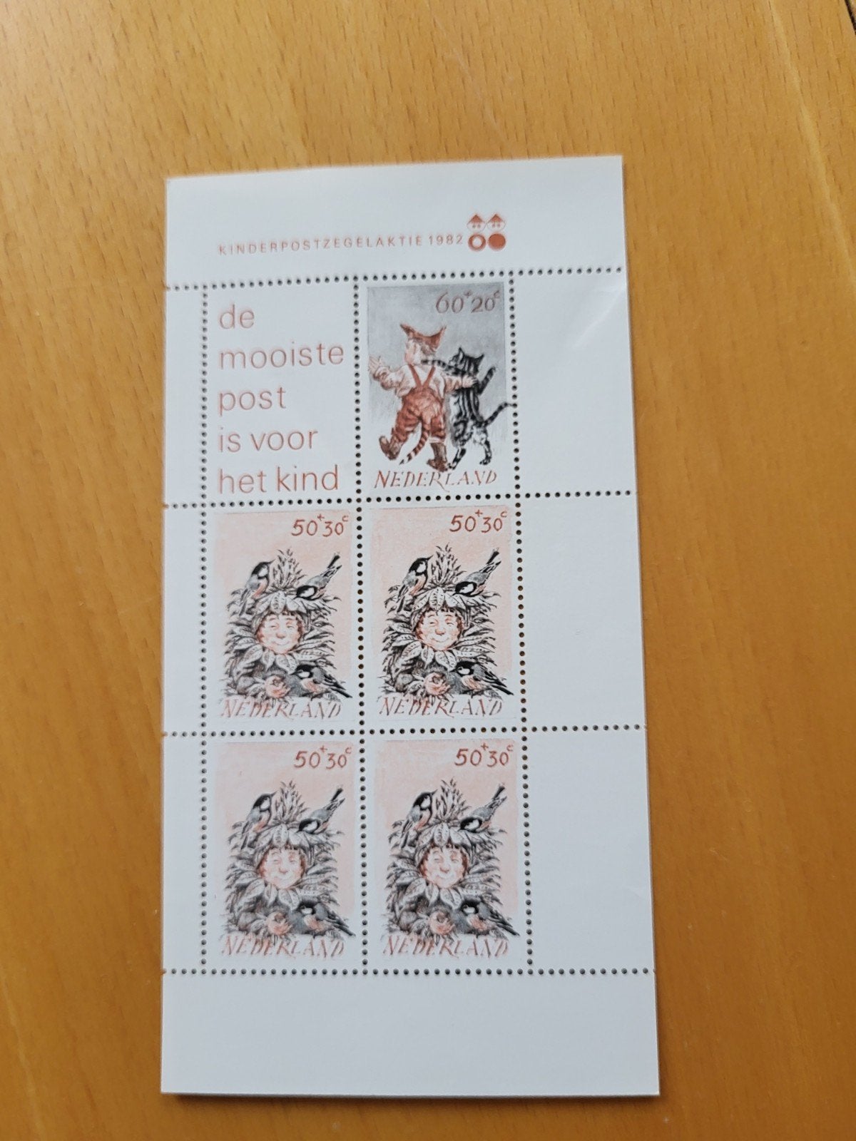 Kinderpostzegels 1982 - Postfris velletje, Verzenden, Na 1940, Postfris