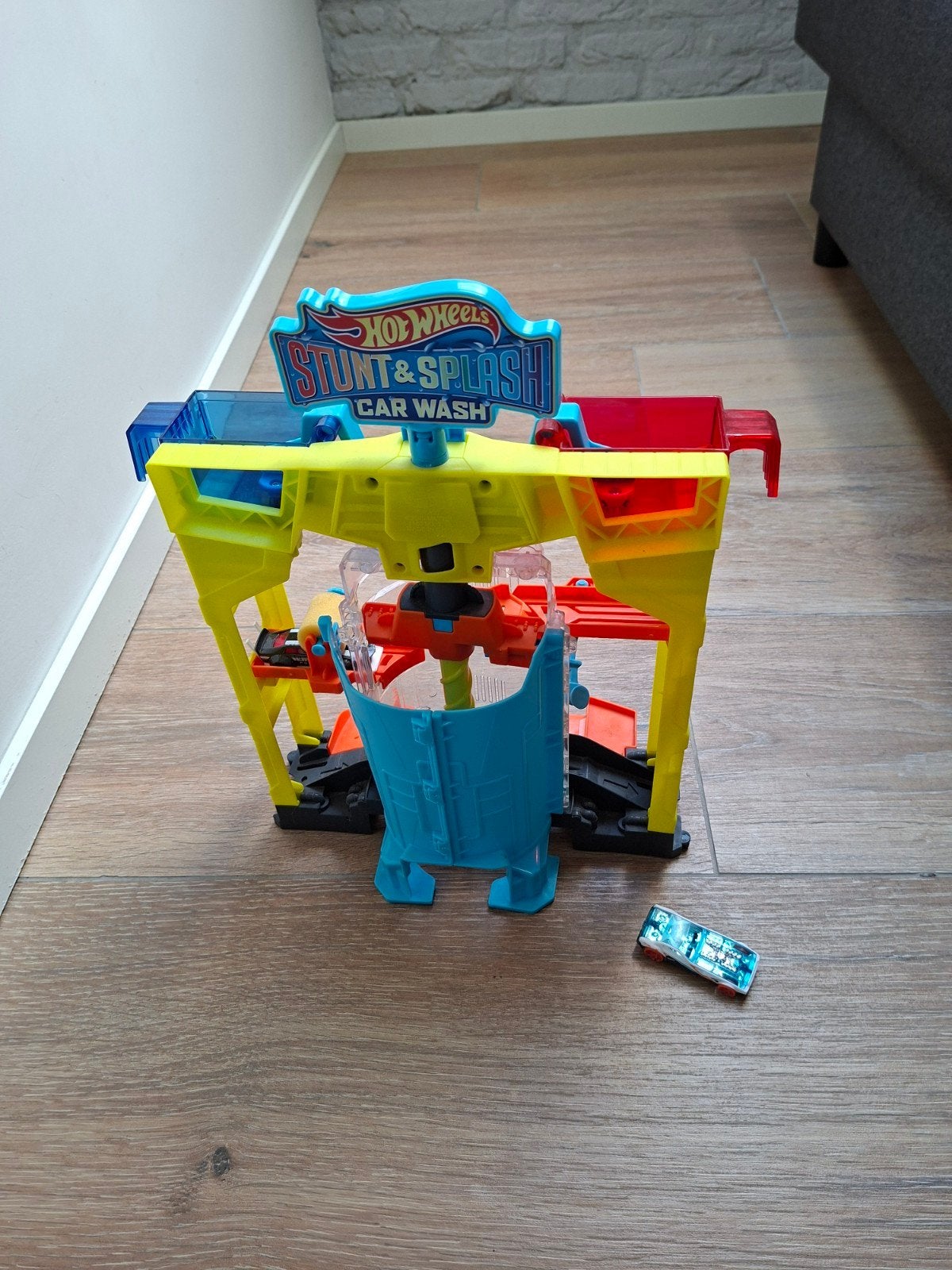 Hot Wheels Stunt & Splash Car Wash, Ophalen of Verzenden, Zo goed als nieuw