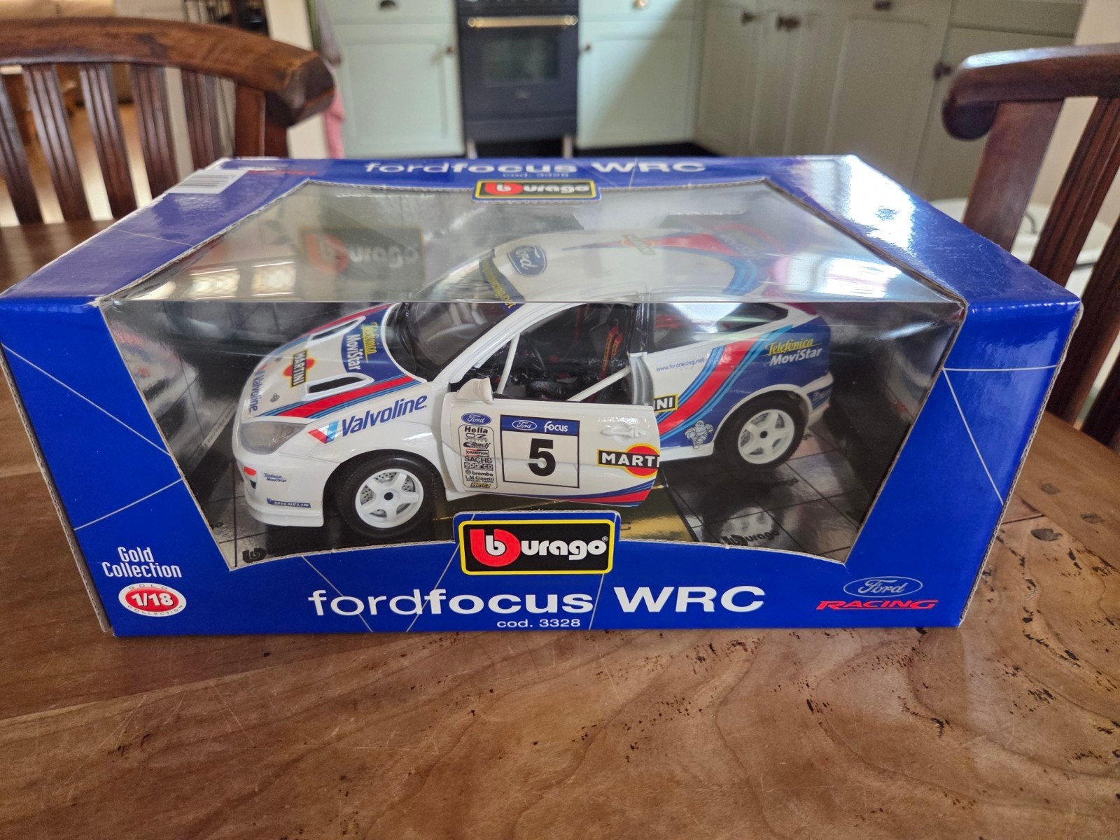 Burago Ford Focus WRC Gold Collection 1/18, Ophalen of Verzenden, Nieuw, Bburago