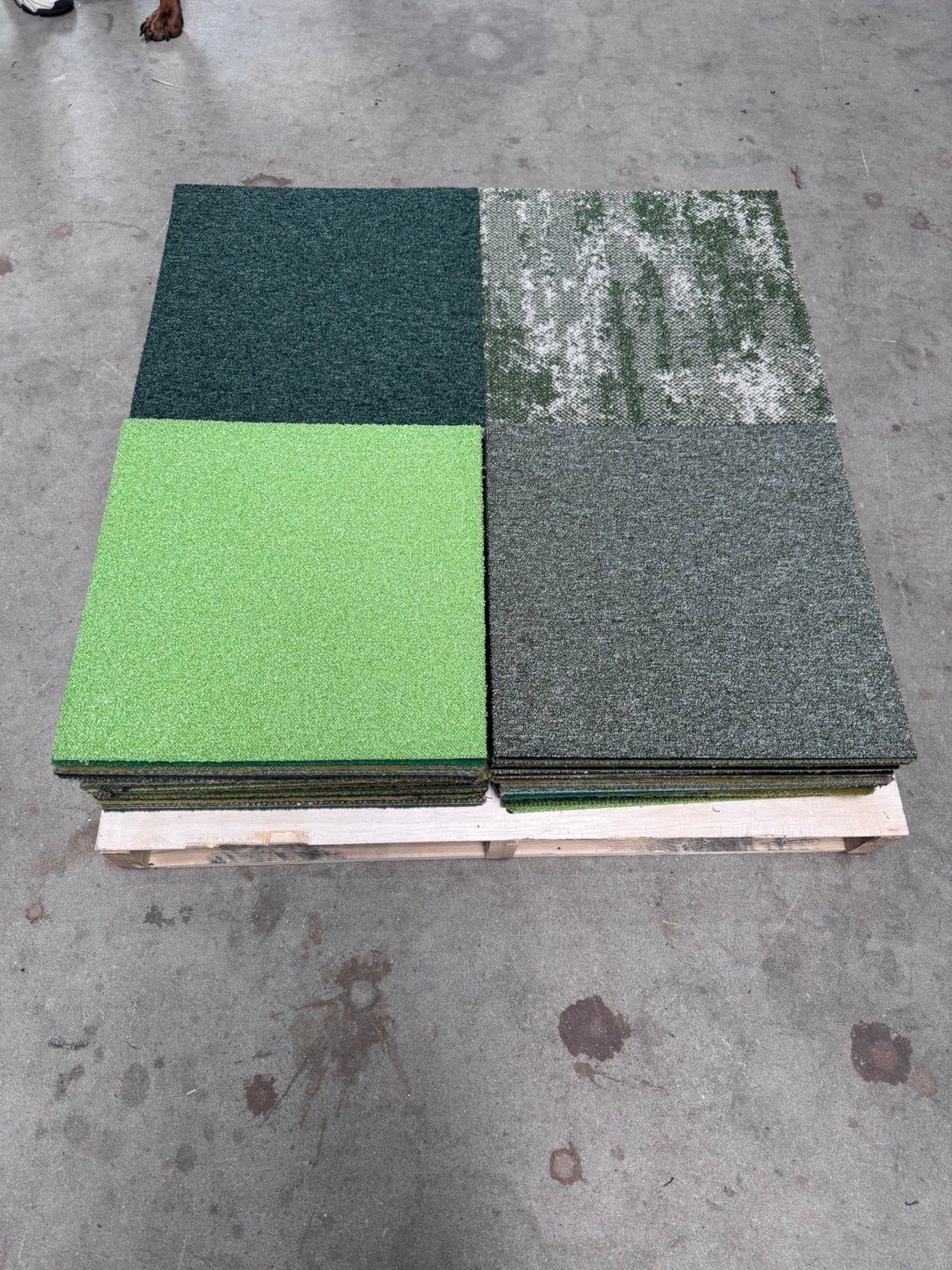 SALE 25m2 Shades of Green Tapijttegels 100 tegels, Ophalen, Zo goed als nieuw, 75 m² of meer, Tapijttegels