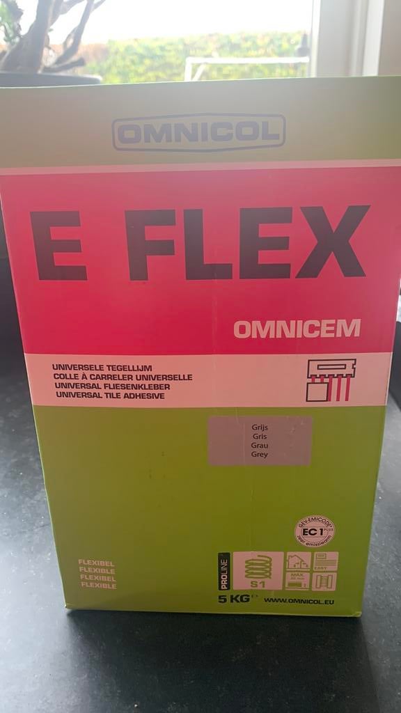 Tegellijm E Flex van Omnicol, Ophalen, Zo goed als nieuw, Groen