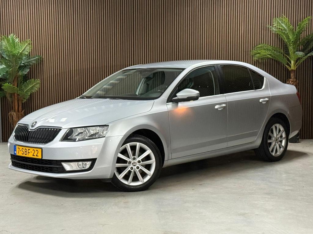 Skoda Octavia 1.2 TSI Grt Amb. Bns Dealer onderhouden, Auto's, Skoda, Voorwielaandrijving, Stof, Gebruikt, 4 cilinders