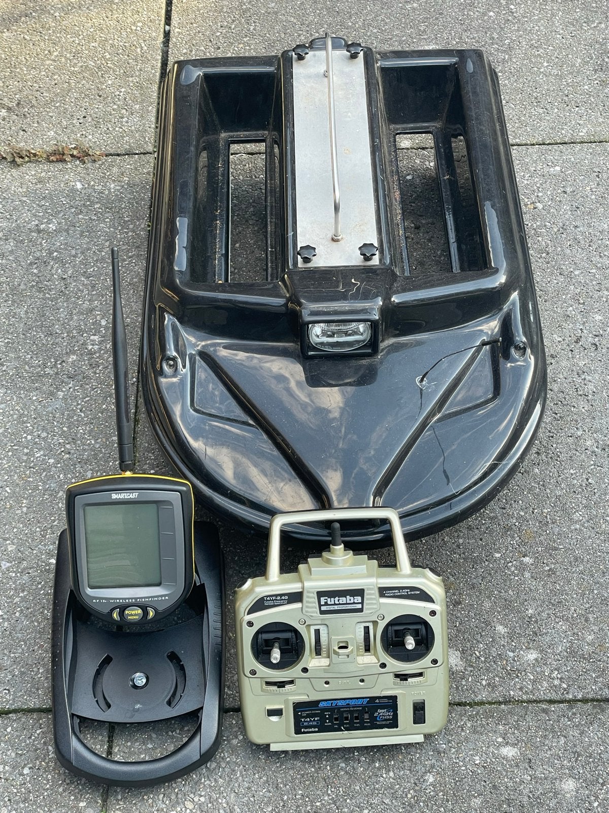 Dreamcatcher voerboot van Bosveld modelbouw met fishfinder, Ophalen, Gebruikt