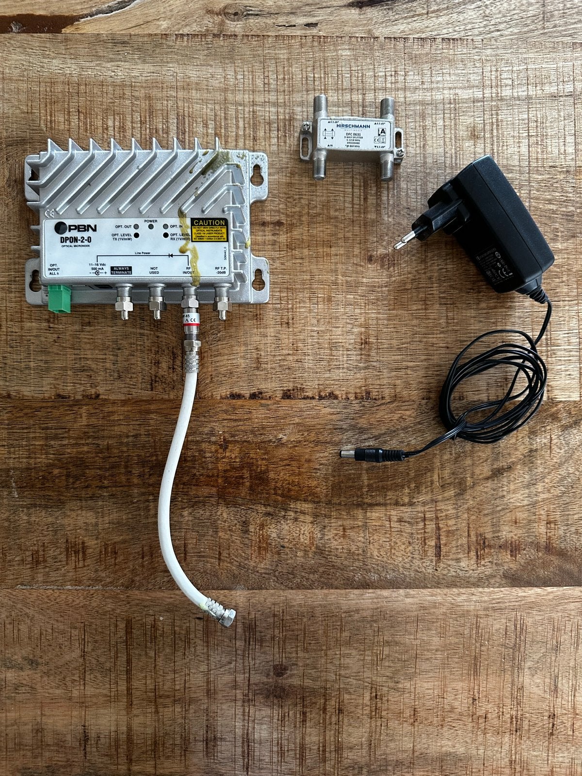 Optische micronode met kabels en accessoires, Ophalen of Verzenden, Gebruikt, 10 meter of meer, Coaxiale kabel