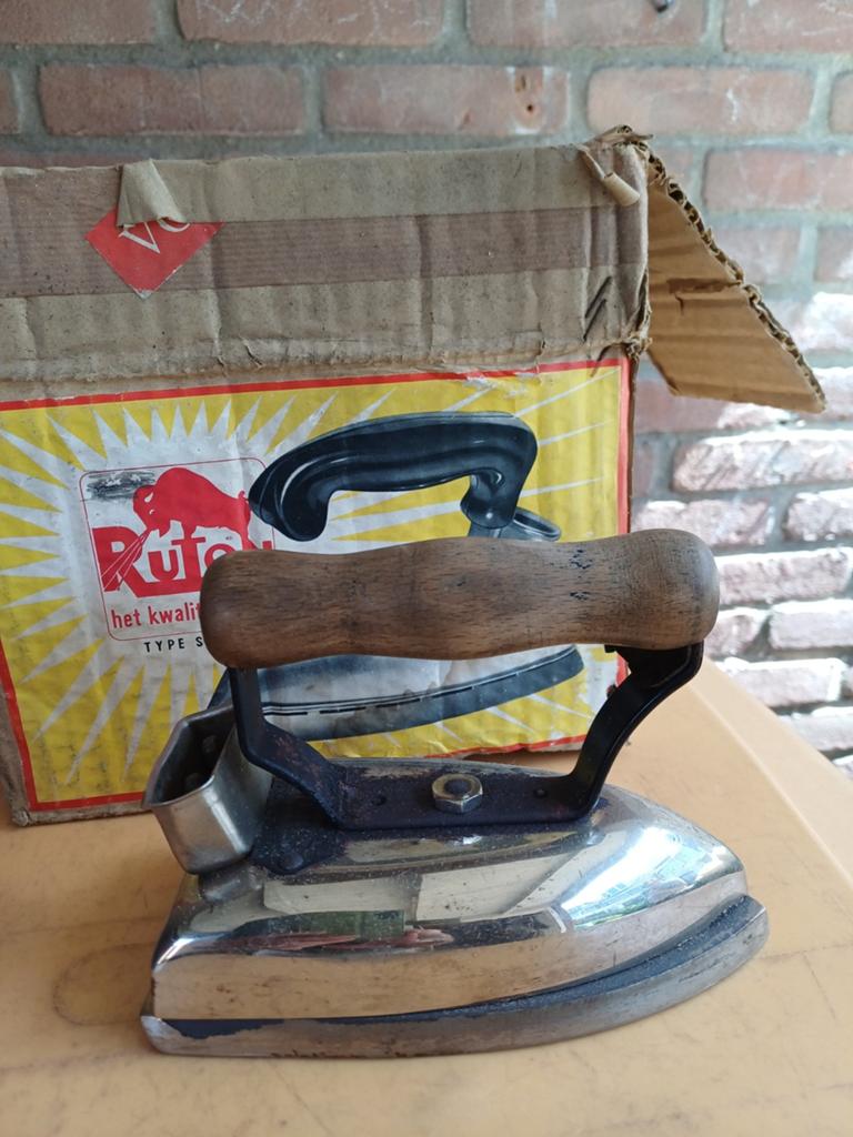 Antieke zware strijkbout met originele verpakking, Ophalen of Verzenden