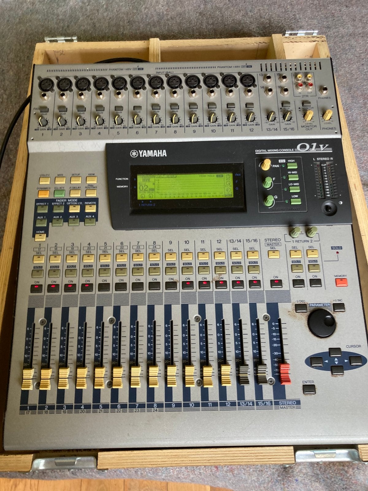 yamaha O1V, Muziek en Instrumenten, Mengpanelen, Ophalen, Gebruikt, 10 tot 20 kanalen, Microfooningang