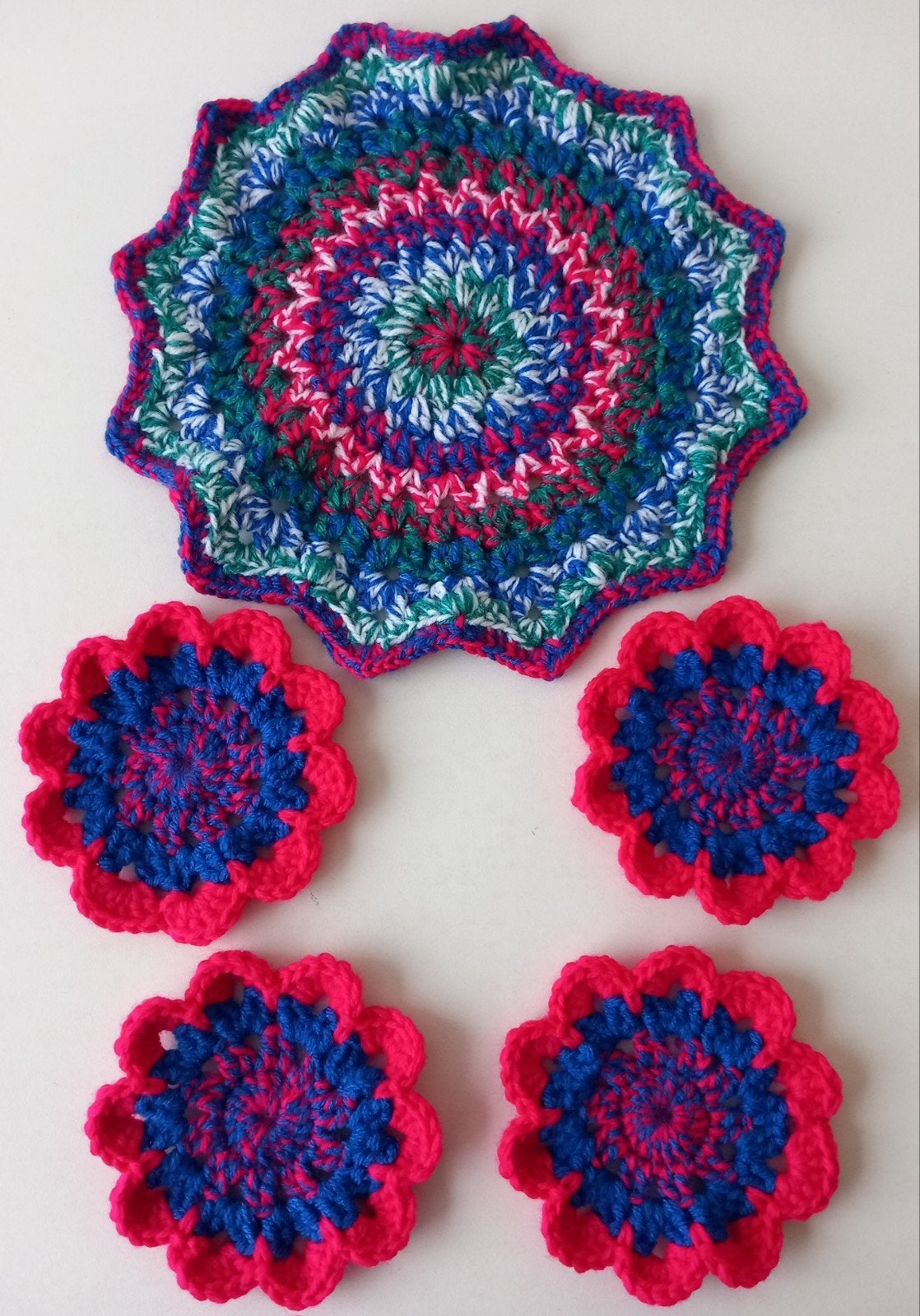Gondas creaties bloemen onderzetters decoratief gehaakt, Ophalen of Verzenden, Nieuw, Roze, Handgemaakt