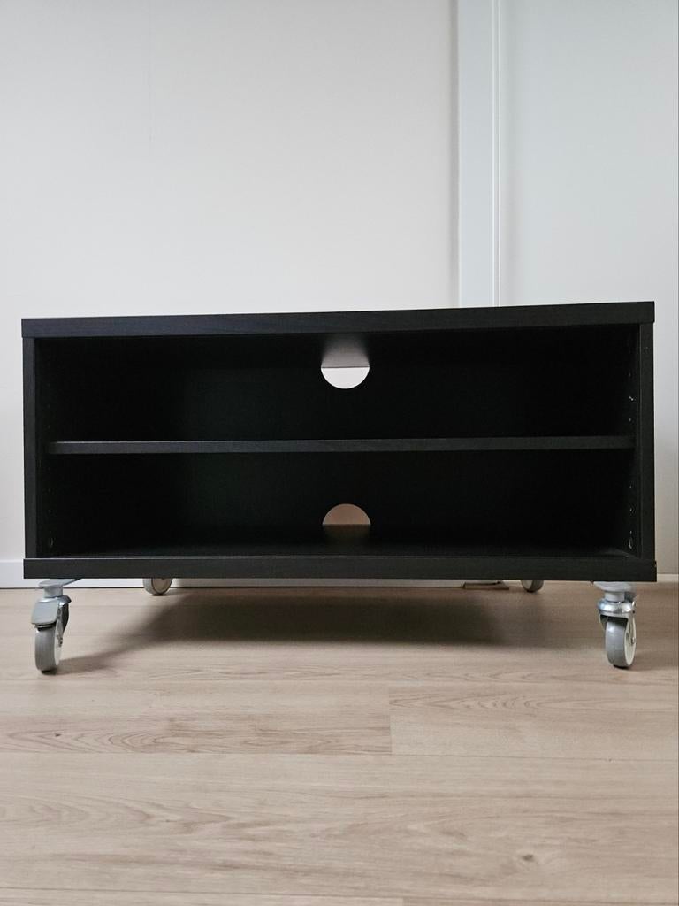 IKEA TV-meubel op wieltjes, zwart, Huis en Inrichting, Kasten | Televisiemeubels, Ophalen, Gebruikt, 50 tot 100 cm, Minder dan 100 cm