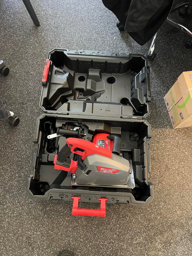 Milwaukee M18 FMCS66. Ongebruikt ( niet nodig gehad), Doe-het-zelf en Verbouw, Gereedschap | Zaagmachines, Ophalen of Verzenden