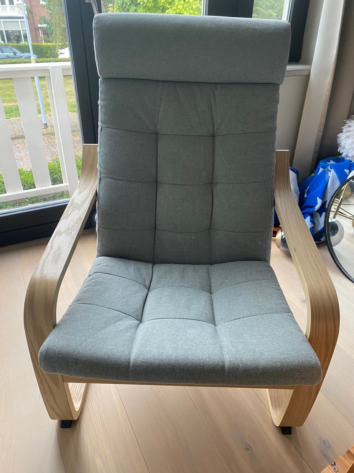 Ikea Poang Fauteuil wit gelazuured eik, licht groen kussen, Huis en Inrichting, Fauteuils, Ophalen, Zo goed als nieuw, 75 tot 100 cm