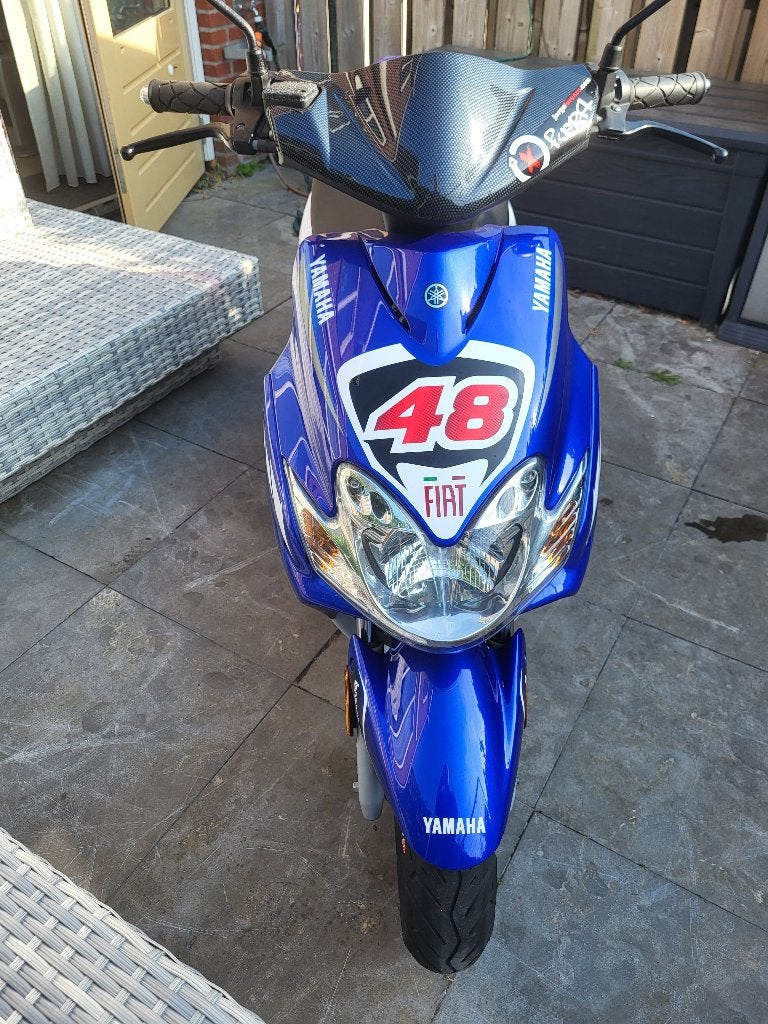Yamaha Jog-RR Réplica Lorenzo, Fietsen en Brommers, Scooters | Yamaha, Zo goed als nieuw, JogR of RR, Maximaal 45 km/u, Tweetakt