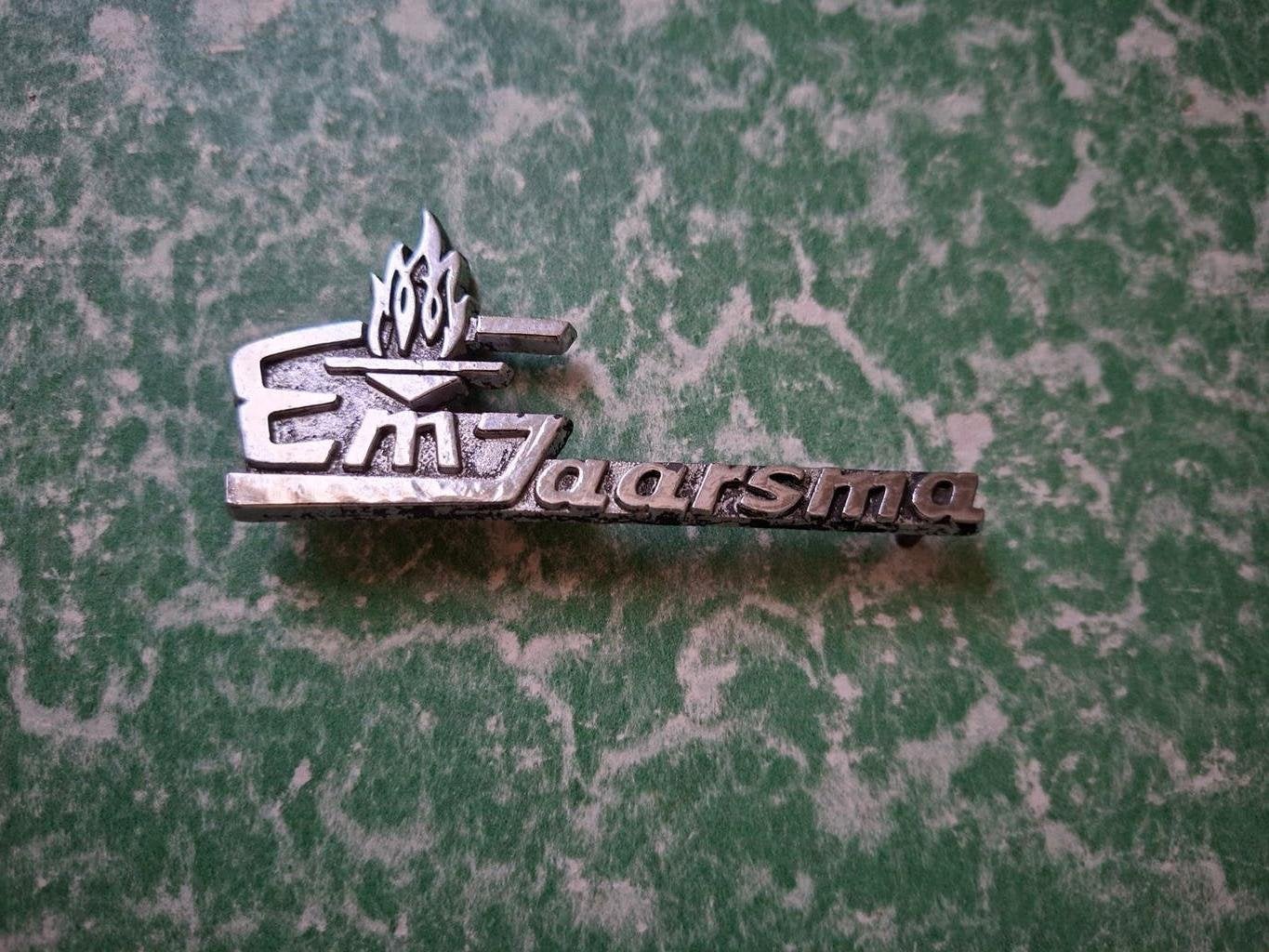 Metalen embleem E.M.Jaarsma *te Sneek Haarden en kachels., Ophalen of Verzenden, Gebruikt, Overige typen
