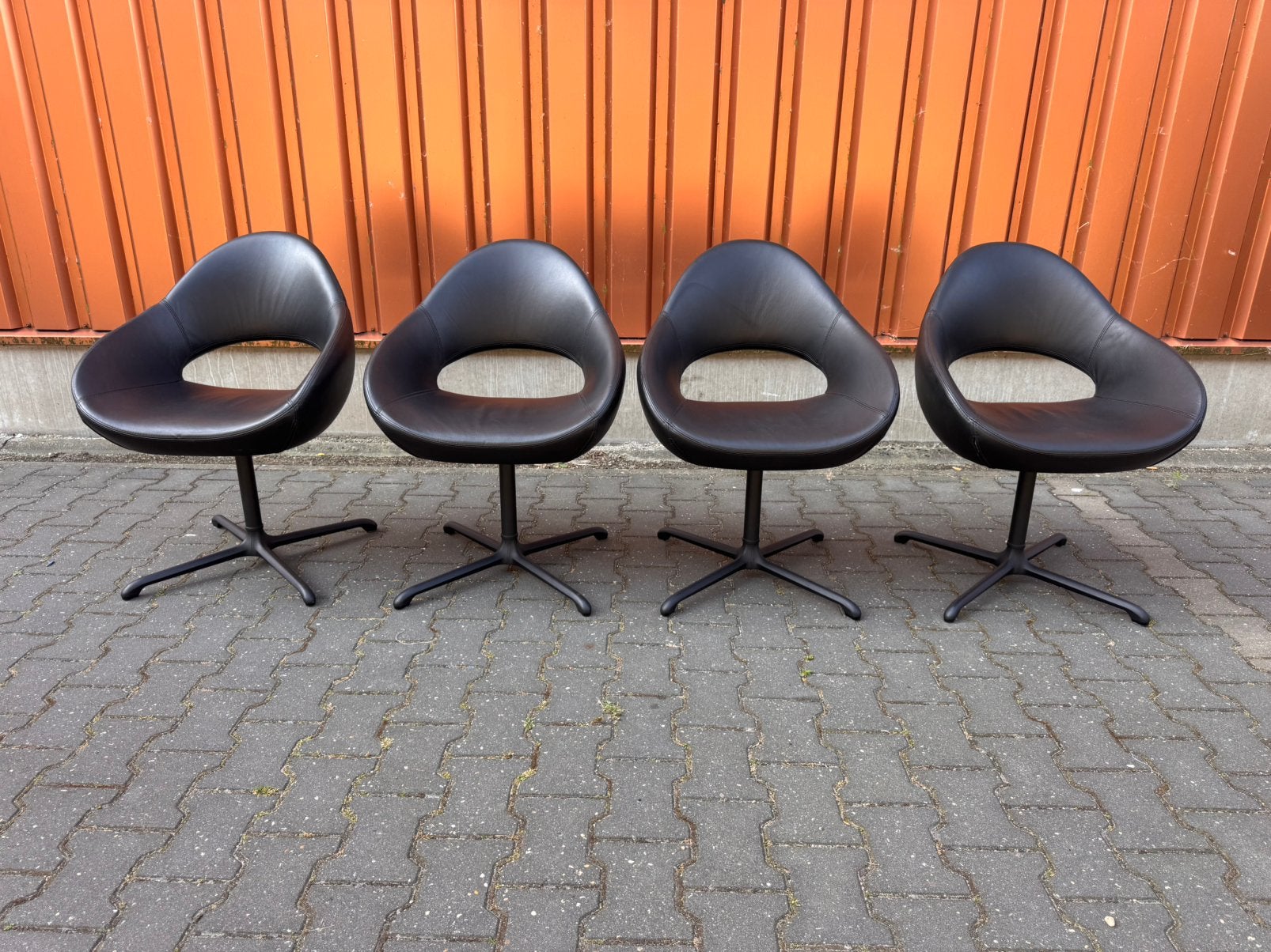 Artifort Shark stoelen 4x - zwart leer - zgan -, Zwart, Leer, Zo goed als nieuw, Vier