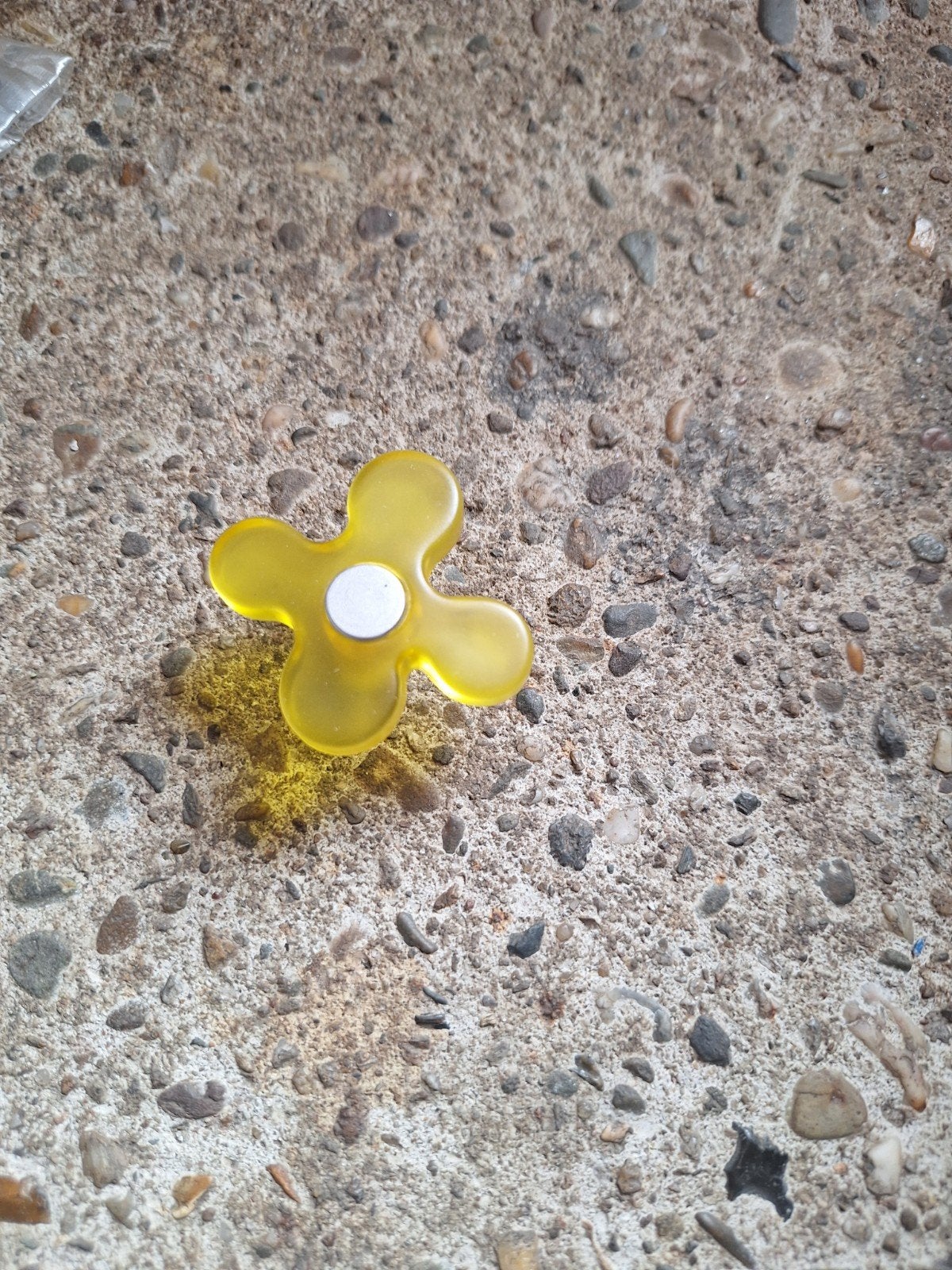 Meubelknop bloem vorm geel kunstof kast knop
Per zakje van 2, Auto diversen, Nieuw, Ophalen of Verzenden, X, X