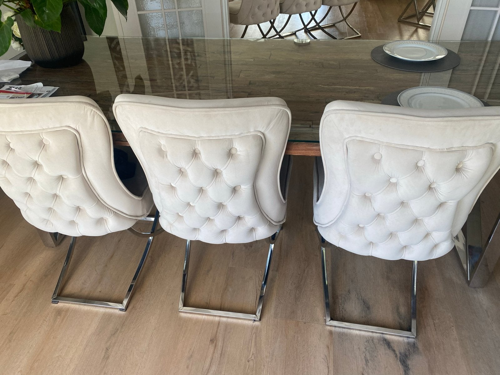 Set van 3 beige eetkamerstoelen met gecapitonneerde rug, Huis en Inrichting, Stoelen, Ophalen, Gebruikt, Overige kleuren, Drie