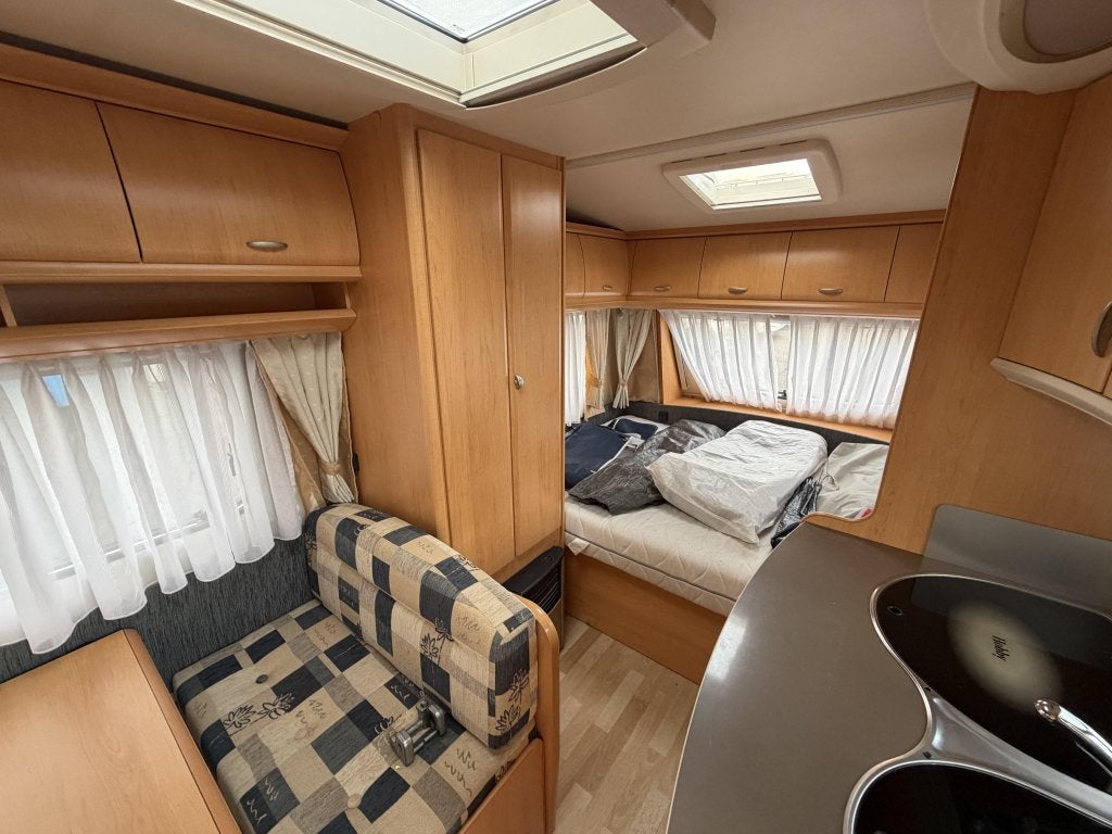 Foto 5 van Hobby De Luxe 400 SF Isabella voortent