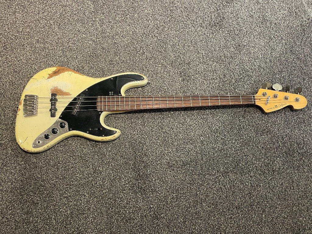 Sandberg California bass relic olympic white, zgan, Muziek en Instrumenten, Snaarinstrumenten | Gitaren | Bas, Ophalen, Zo goed als nieuw