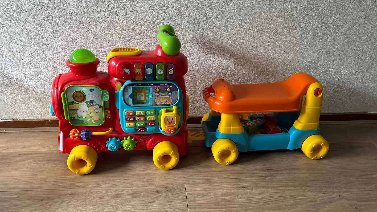 TEAB! Vtech Rijd en Leer Locomotief (loopwagen), Kinderen en Baby's, Speelgoed | Vtech, Zo goed als nieuw, 6 maanden tot 2 jaar