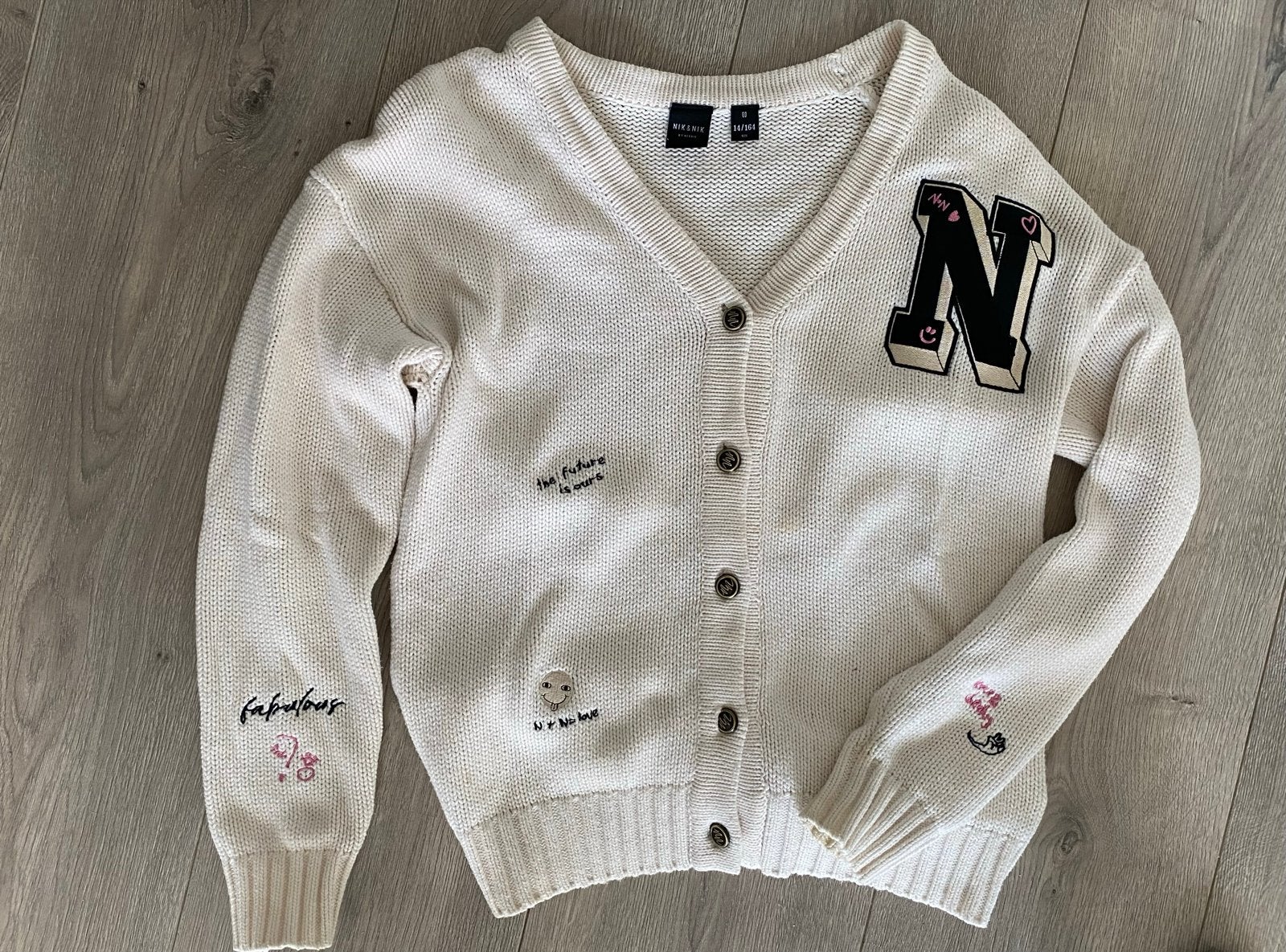 Nik & Nik vestje met geborduurde details 14/164, Kinderen en Baby's, Kinderkleding | Maat 164, Ophalen, Gebruikt, Meisje, Trui of Vest