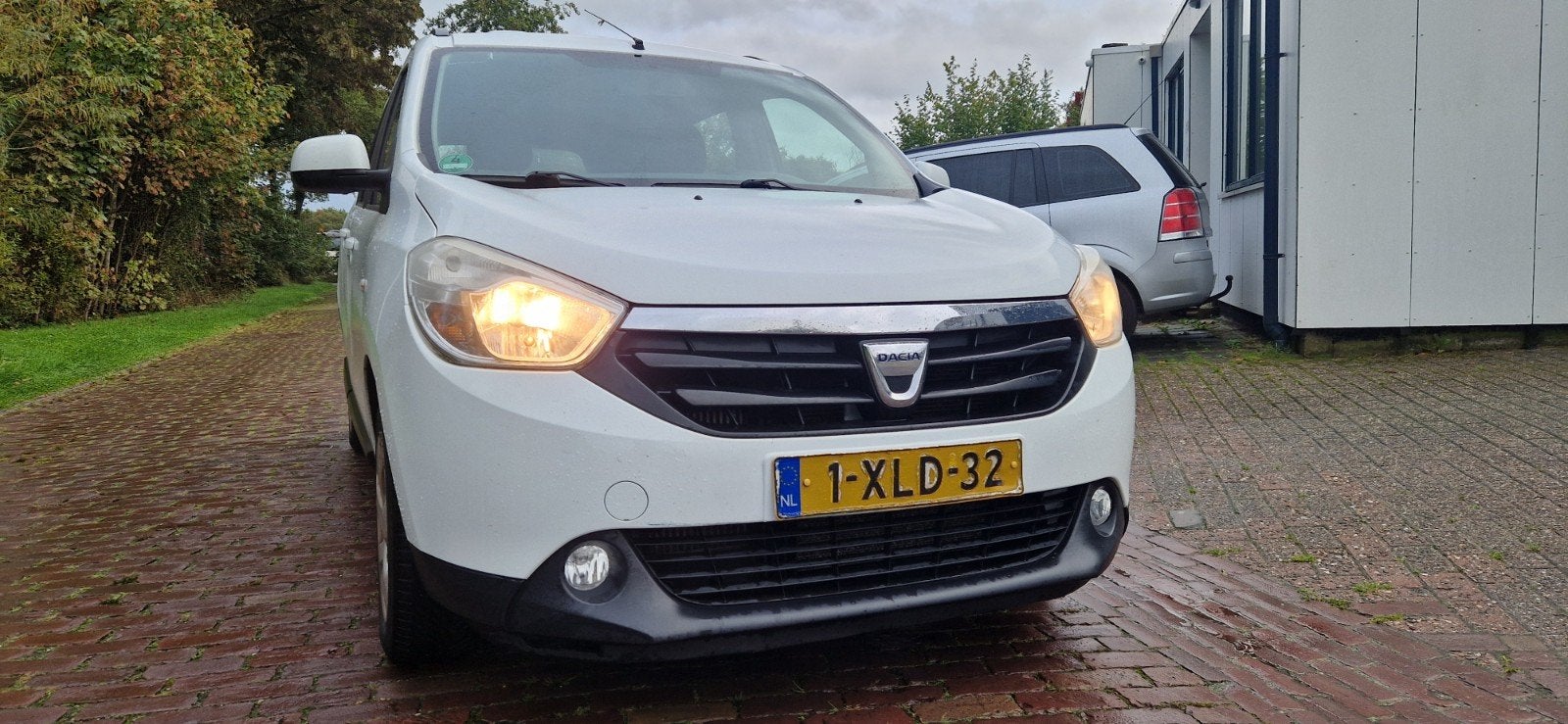 Dacia Lodgy 1.2 TCE 85KW Stepway 2014 7 pers. DEALER Ond., Auto's, Voorwielaandrijving, Dealer onderhouden, 4 cilinders, 7 stoelen
