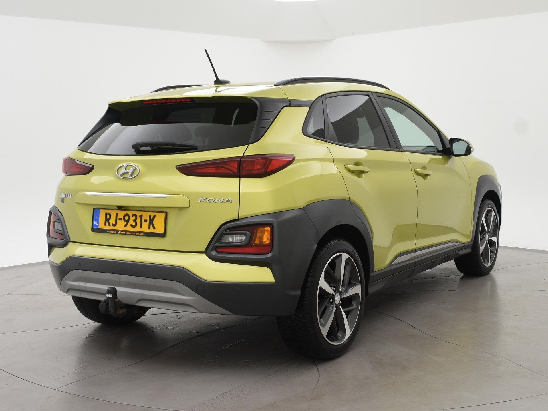 Hyundai Kona 1.0T FASHION + TREKHAAK | CAMERA | APPLE CARPLA, Voorwielaandrijving, Stof, Gebruikt, Euro 6