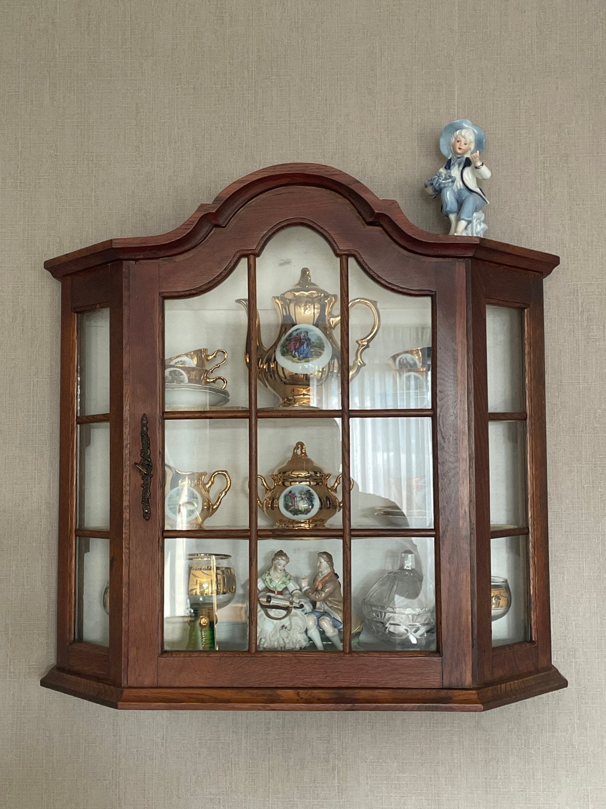 Authentiek wandkastje met Bavaria theeservies, Antiek en Kunst, Antiek | Servies compleet, Ophalen
