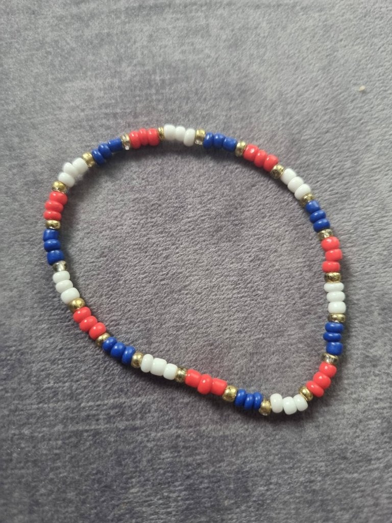 rood wit blauw voetbal armband (voor goed doel), Sieraden, Tassen en Uiterlijk, Armbanden, Overige kleuren, Nieuw, Ophalen of Verzenden