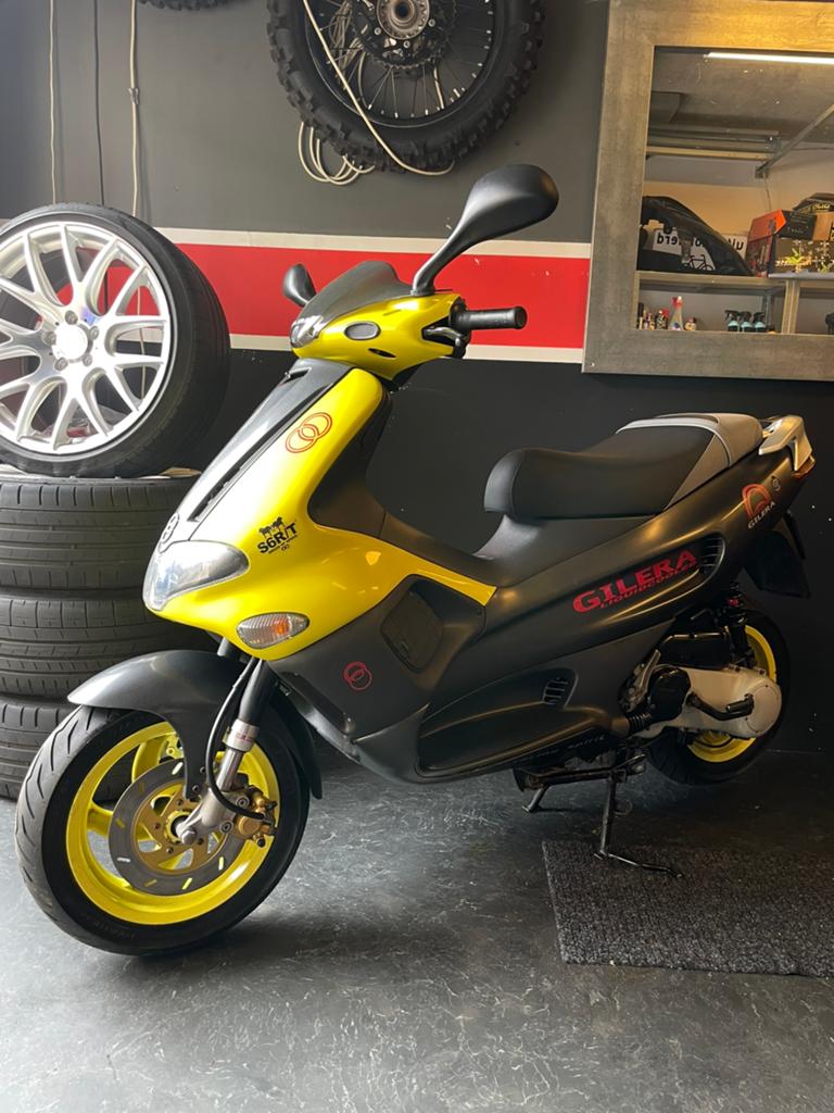 prachtige gilera runner 50cc brom, Fietsen en Brommers, Ophalen