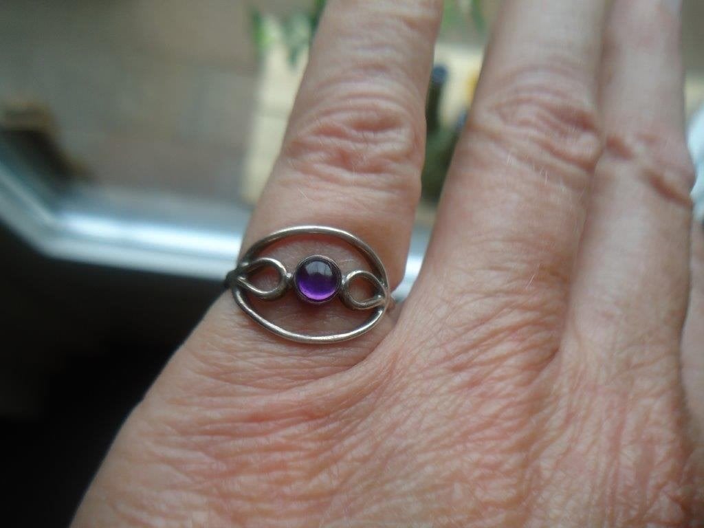 mooie echt zilveren ring met paars amethist steentje mt 16,5, Ophalen of Verzenden, Met edelsteen, Dame, Zilver