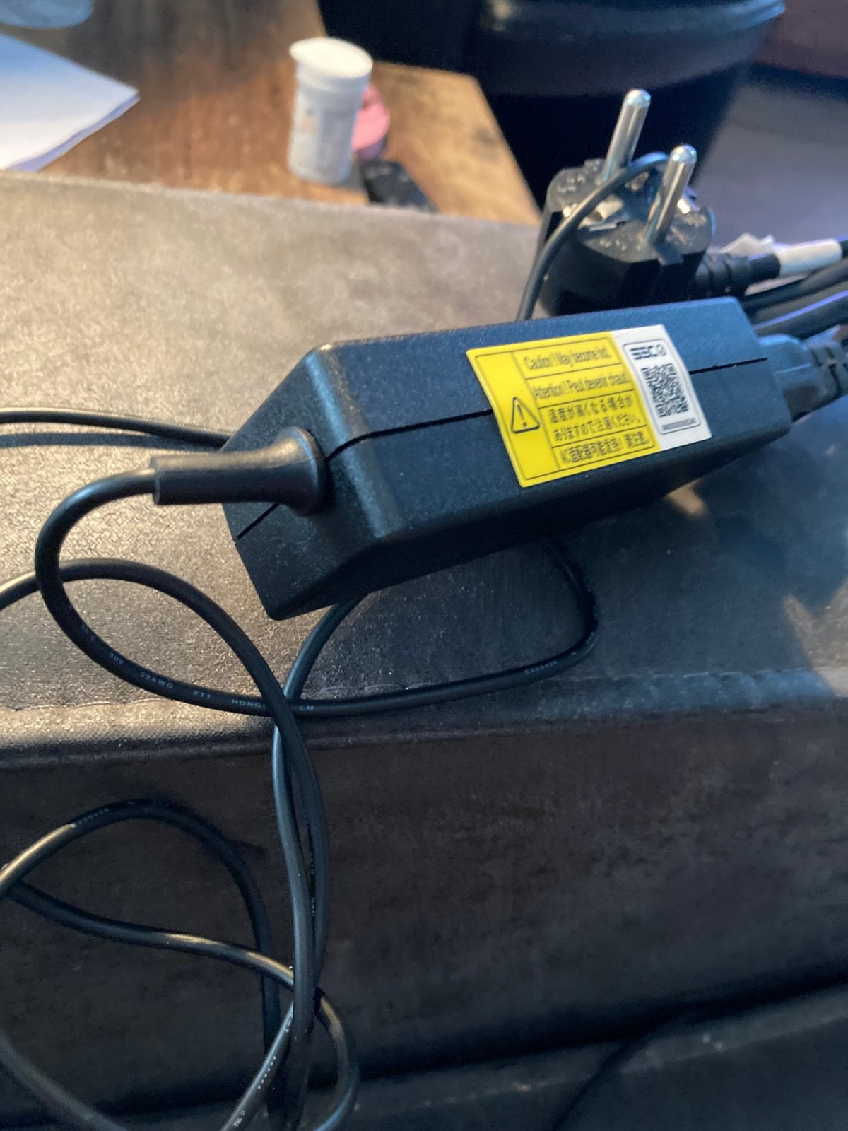 voedingsadapter (stroomadapter) voor een laptop of monitor, Computers en Software, Laptop-opladers, Ophalen of Verzenden, Zo goed als nieuw