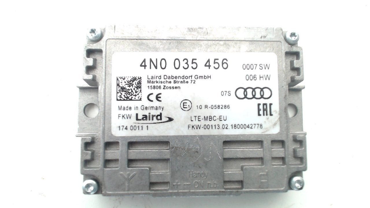 Antenne versterker Audi A4, Ophalen of Verzenden, Van der Ven Autorecycling B.V., Onderdelen@venauto.nl, Ettenseweg 76, 4706 PB Roosendaal, The Netherlands